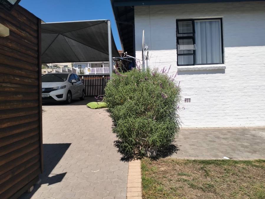 2 Bedroom Property for Sale in Reebok Western Cape